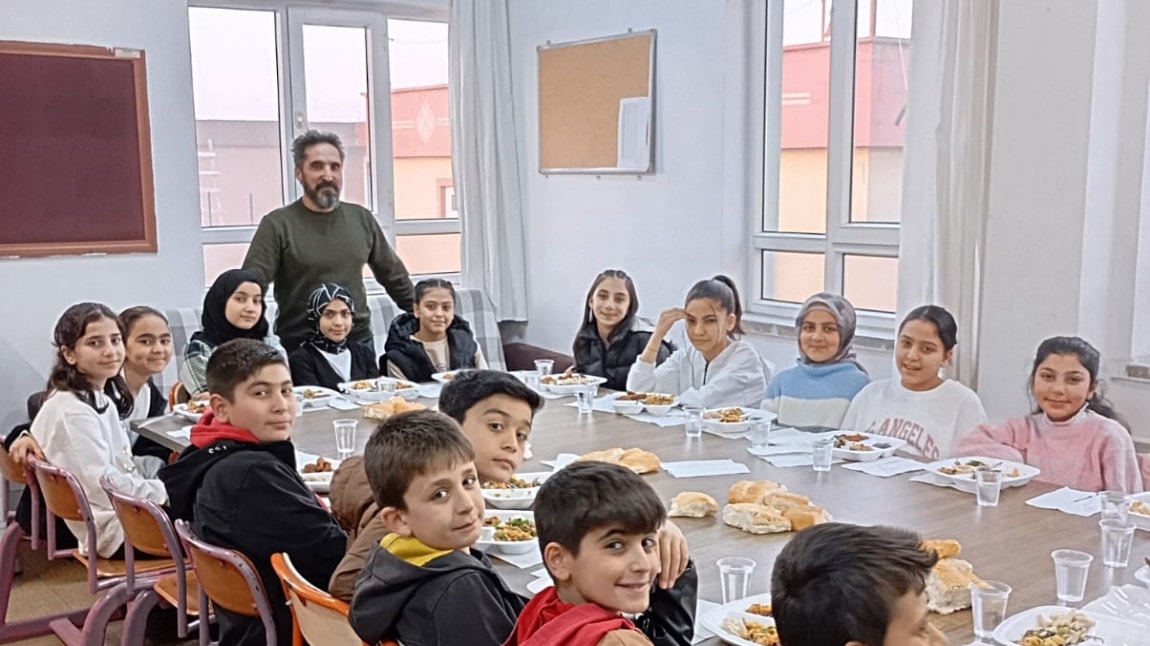 Öğrencilerle iftar etkinlikleri